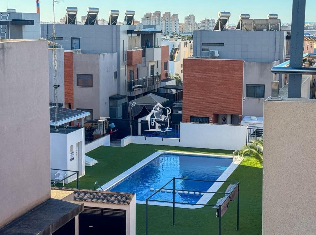 3 makuuhuone Omakotitalo vuokrattavana paikassa Torrevieja mukana uima-altaan - 1 000 € (Ref: 9494103)