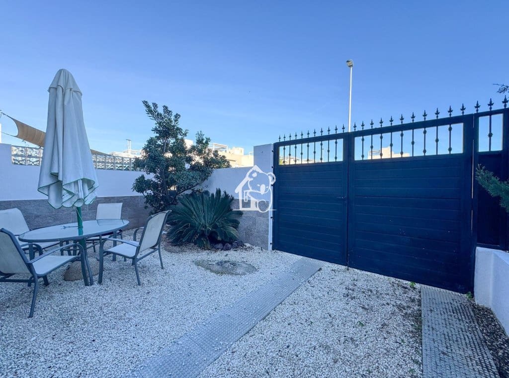 3 makuuhuone Omakotitalo vuokrattavana paikassa Torrevieja mukana uima-altaan - 1 000 € (Ref: 9494103)