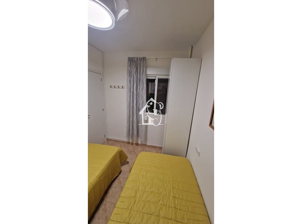 2 bedroom Flat for rent in Torrevieja with pool - € 800 (Ref: 9496707)