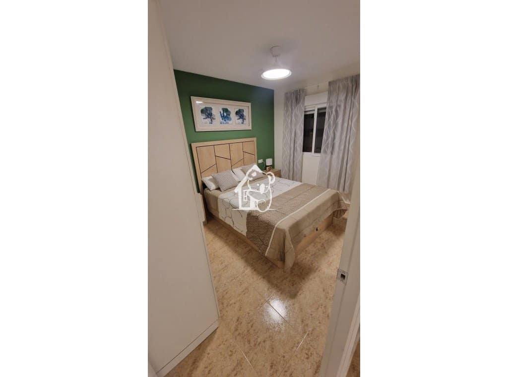 2 bedroom Flat for rent in Torrevieja with pool - € 800 (Ref: 9496707)