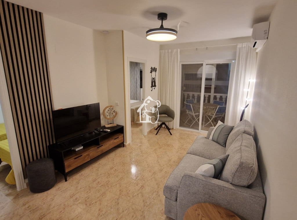 2 bedroom Flat for rent in Torrevieja with pool - € 800 (Ref: 9496707)