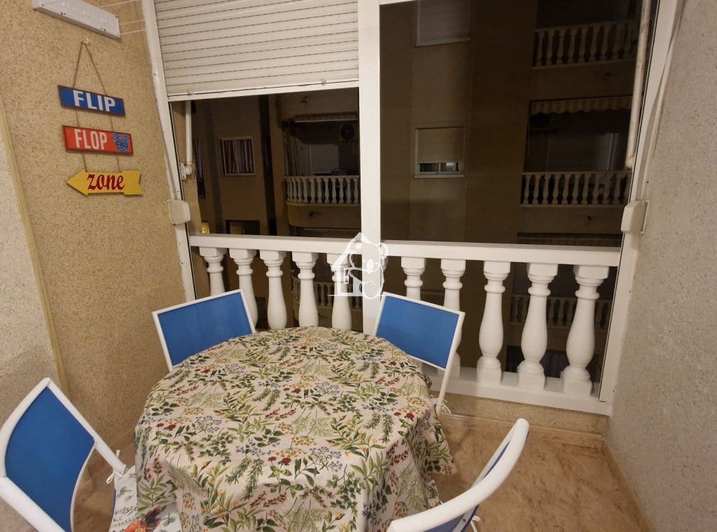 2 bedroom Flat for rent in Torrevieja with pool - € 800 (Ref: 9496707)