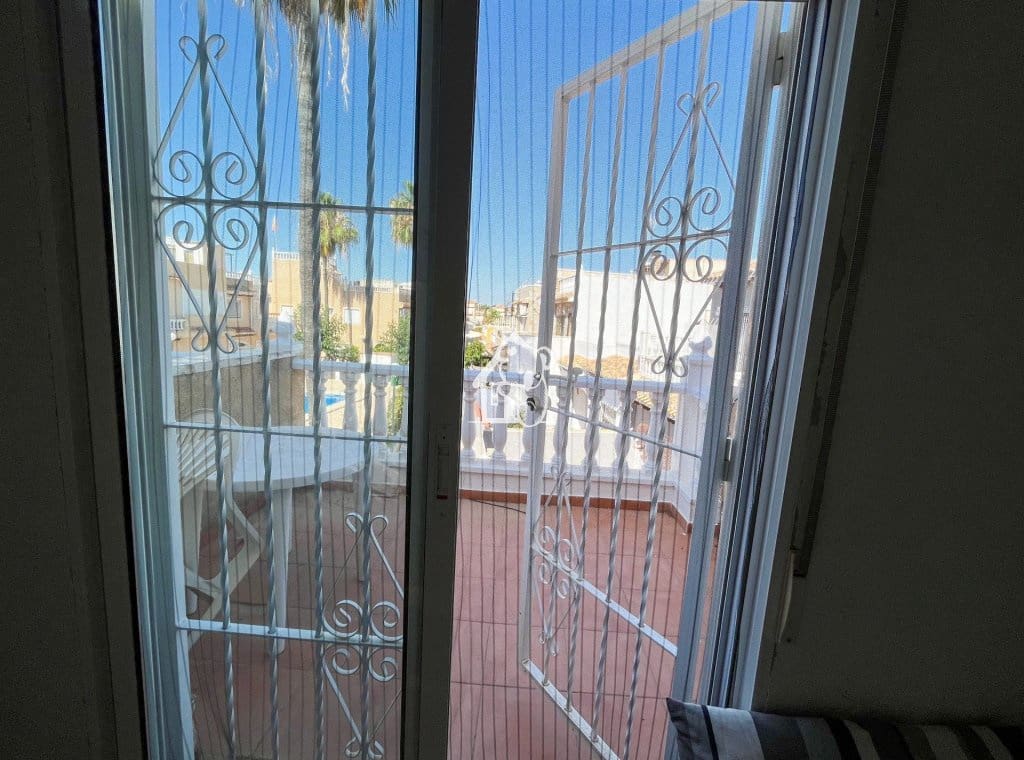 Bungalow de 3 habitaciones en Orihuela en alquiler con piscina - 750 € (Ref: 9500951)
