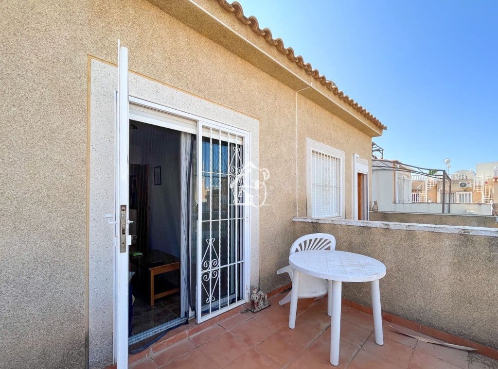 Bungalow de 3 habitaciones en Orihuela en alquiler con piscina - 750 € (Ref: 9500951)