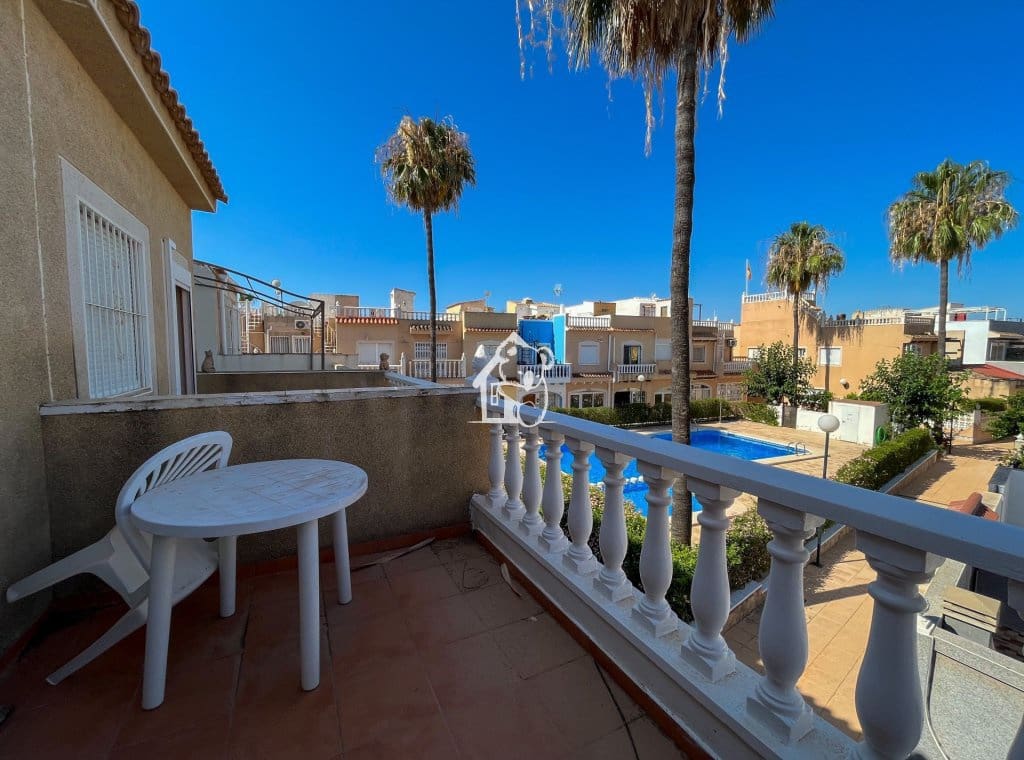 Bungalow de 3 habitaciones en Orihuela en alquiler con piscina - 750 € (Ref: 9500951)