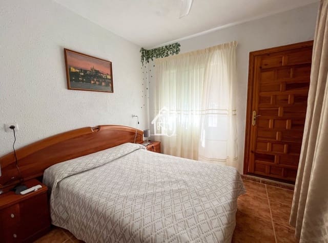 Bungalow de 3 habitaciones en La Florida, Orihuela en alquiler con piscina - 750 € (Ref: 9500951)