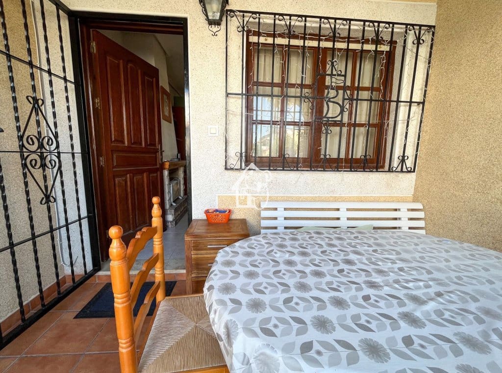 Bungalow de 3 habitaciones en Orihuela en alquiler con piscina - 750 € (Ref: 9500951)