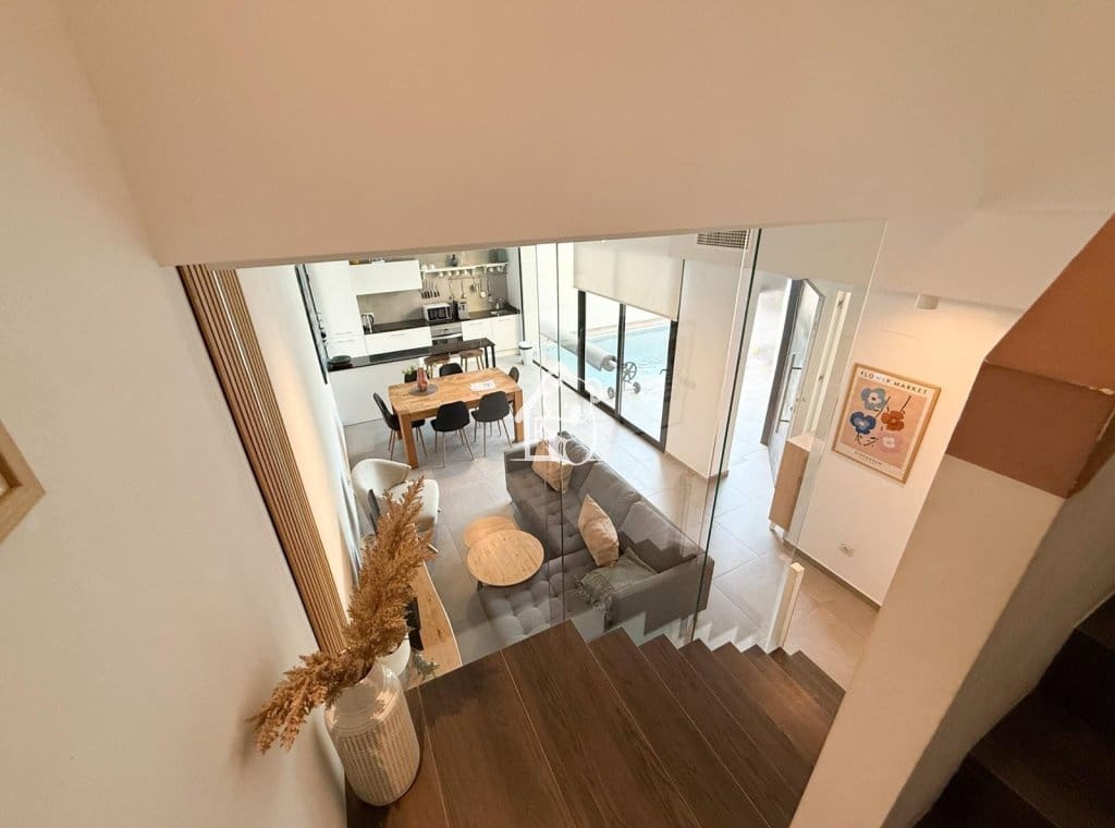 3 makuuhuone Huvila vuokrattavana paikassa La Marina mukana uima-altaan - 2 500 € (Ref: 9508042)