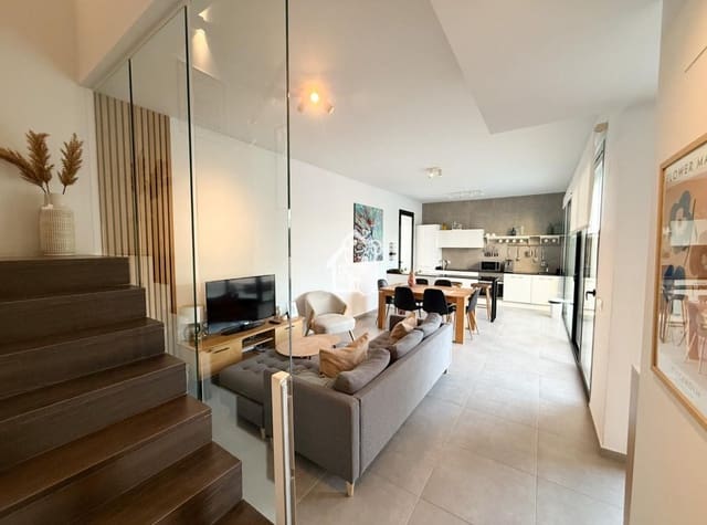 3 makuuhuone Huvila vuokrattavana paikassa La Marina, Elche / Elx mukana uima-altaan - 2 500 € (Ref: 9508042)