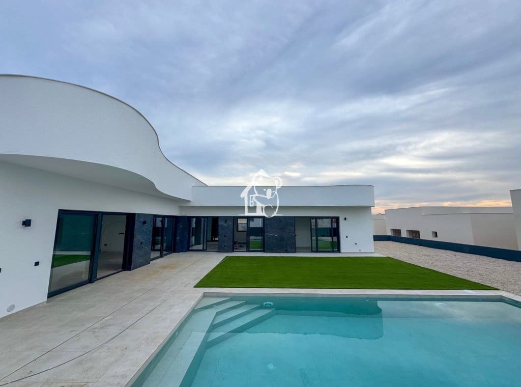 3 bedroom Villa for sale in Algorfa with pool - € 600,000 (Ref: 9508043)