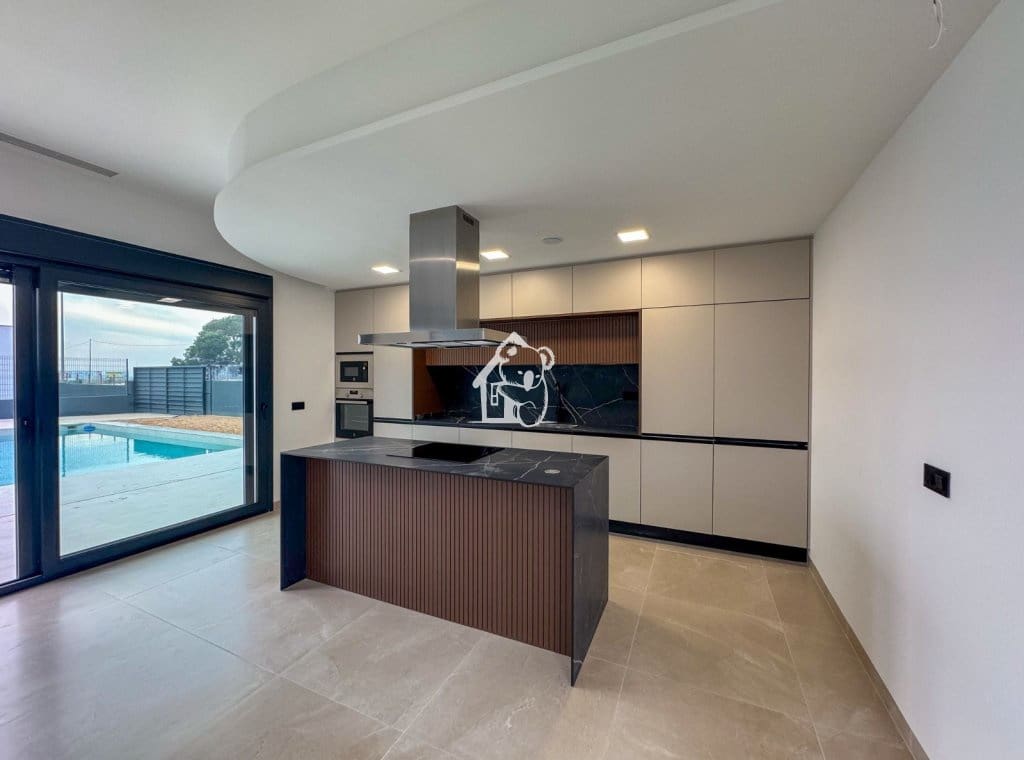 3 bedroom Villa for sale in Algorfa with pool - € 600,000 (Ref: 9508043)