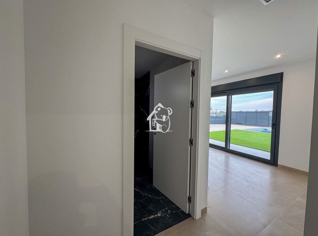 3 bedroom Villa for sale in Algorfa with pool - € 600,000 (Ref: 9508043)