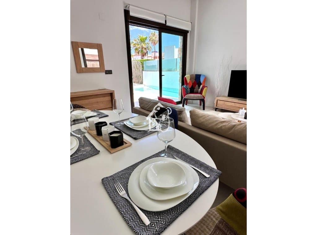 Villa/Maison de 2 chambres à louer à Los Dolses avec piscine garage - 2 300 € (Ref: 9508044)