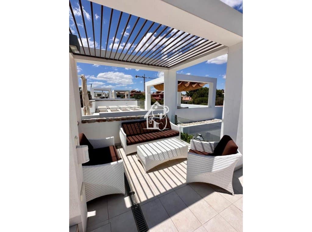 Villa/Maison de 2 chambres à louer à Los Dolses avec piscine garage - 2 300 € (Ref: 9508044)