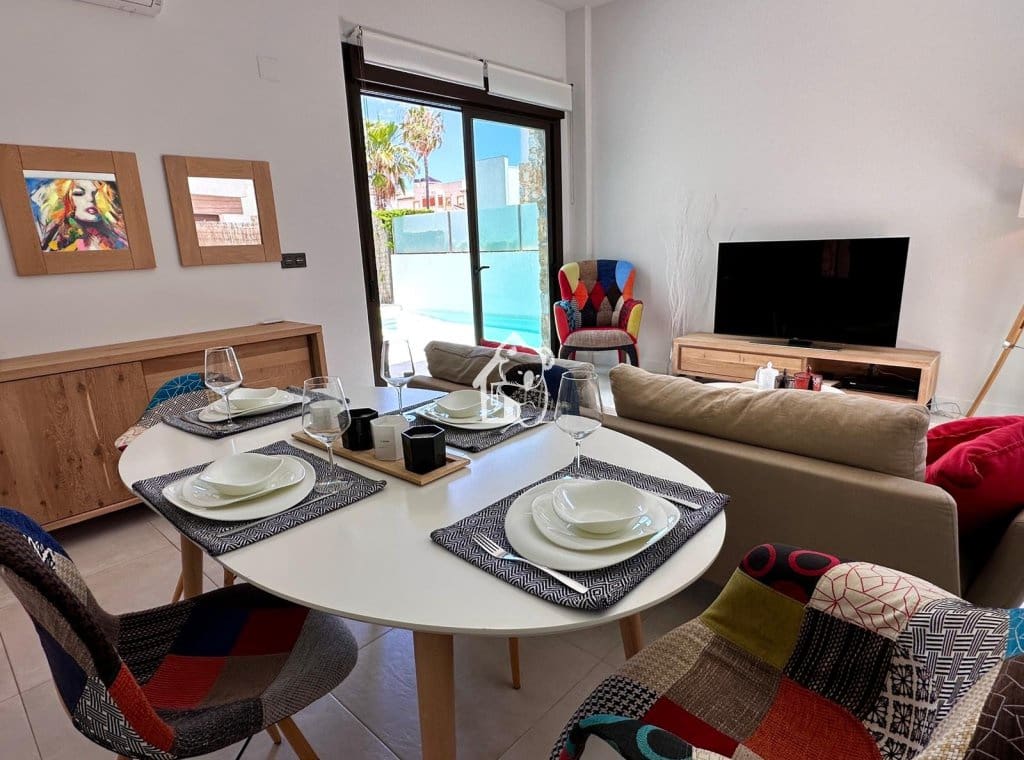 Villa/Maison de 2 chambres à louer à Los Dolses avec piscine garage - 2 300 € (Ref: 9508044)