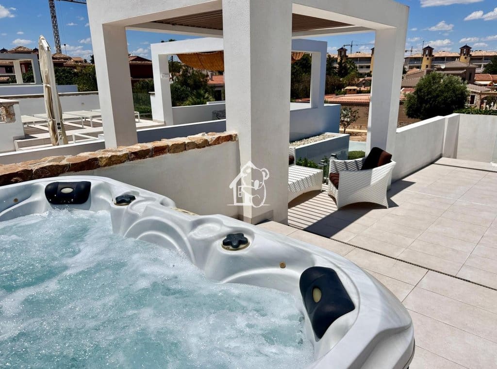 Villa/Maison de 2 chambres à louer à Los Dolses avec piscine garage - 2 300 € (Ref: 9508044)