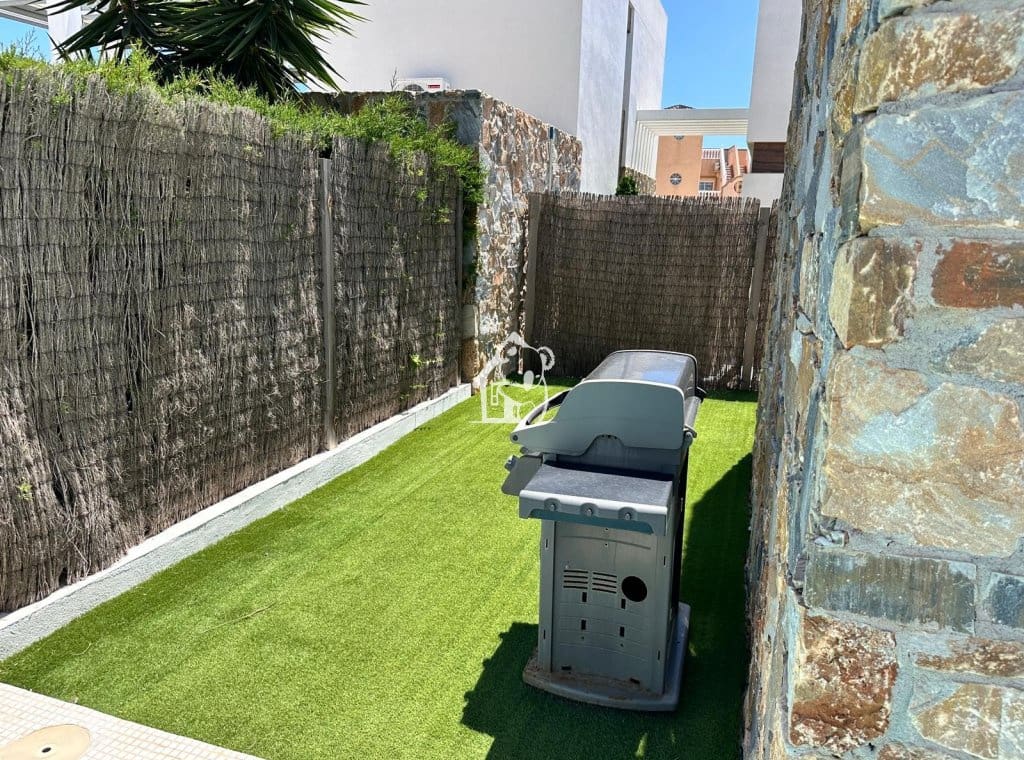 Villa/Maison de 2 chambres à louer à Los Dolses avec piscine garage - 2 300 € (Ref: 9508044)