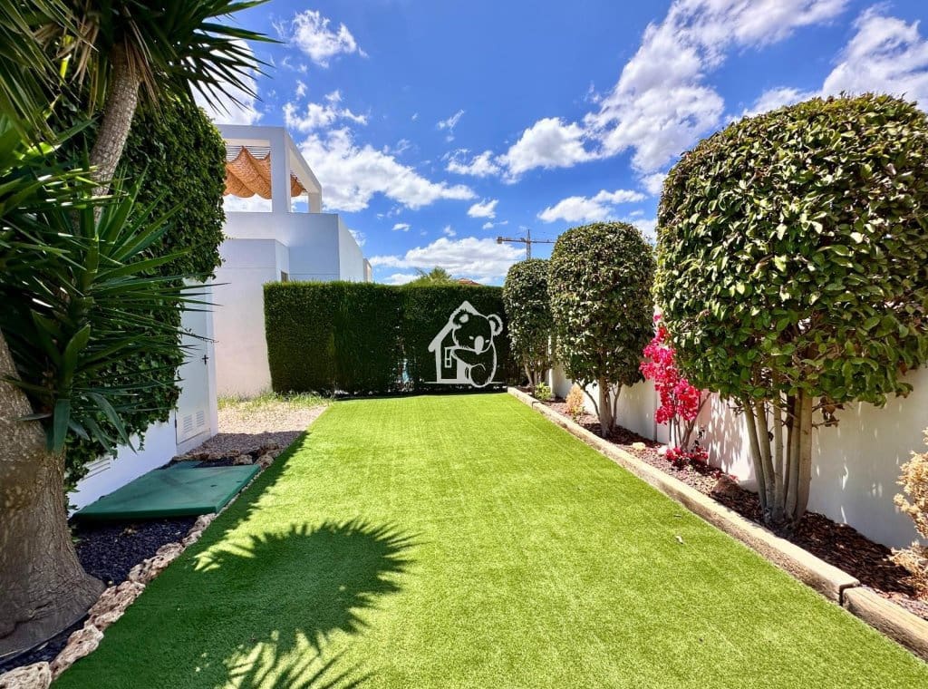 Villa/Maison de 2 chambres à louer à Los Dolses avec piscine garage - 2 300 € (Ref: 9508044)