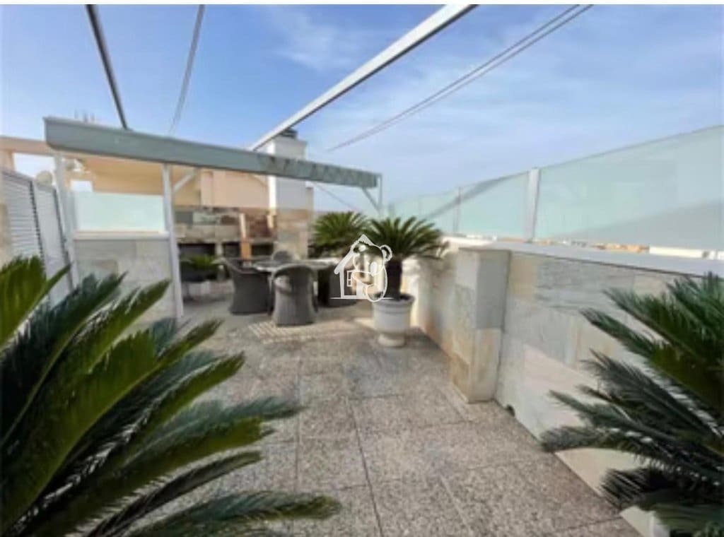 3 bedroom Penthouse for rent in Almoradi with garage - € 900 (Ref: 9511468)