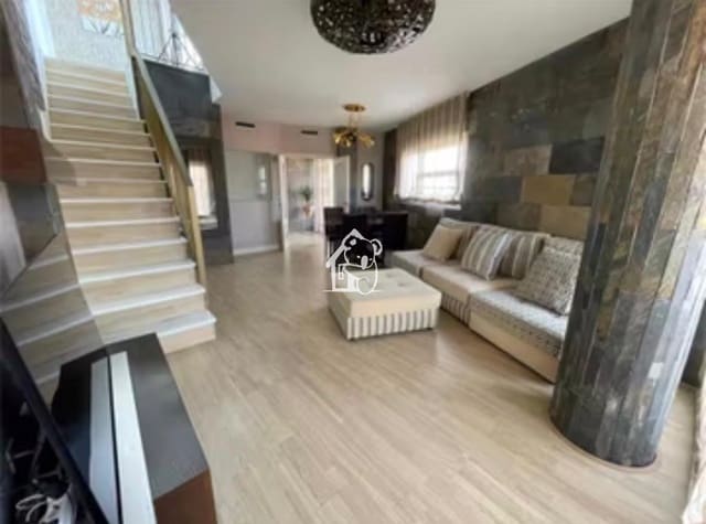 3 bedroom Penthouse for rent in Almoradí with garage - € 900 (Ref: 9511468)