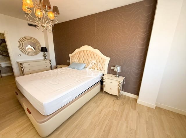 3 bedroom Penthouse for rent in Almoradí with garage - € 900 (Ref: 9511468)