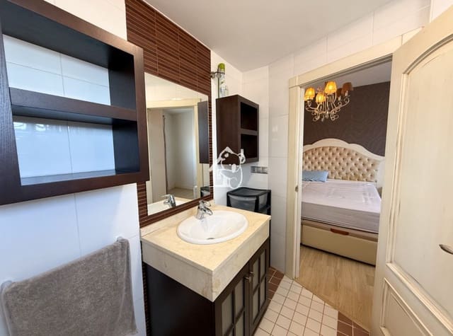 3 bedroom Penthouse for rent in Almoradí with garage - € 900 (Ref: 9511468)