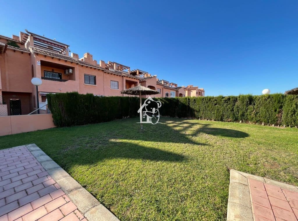 2 bedroom Apartment for rent in Torrevieja with pool garage - € 900 (Ref: 9518261)