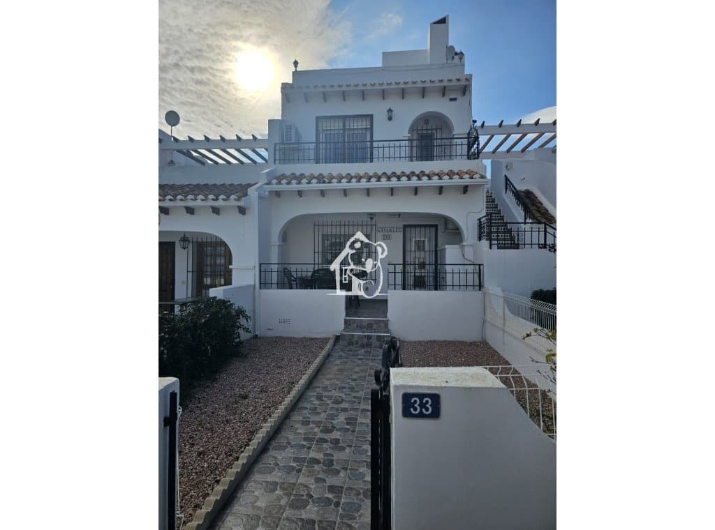 2 soveværelse Byhus til leje i Villamartin med swimmingpool - € 1.100 (Ref: 9525918)