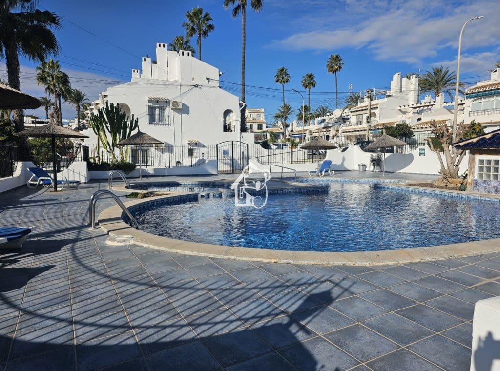 2 soveværelse Byhus til leje i Villamartin med swimmingpool - € 1.100 (Ref: 9525918)