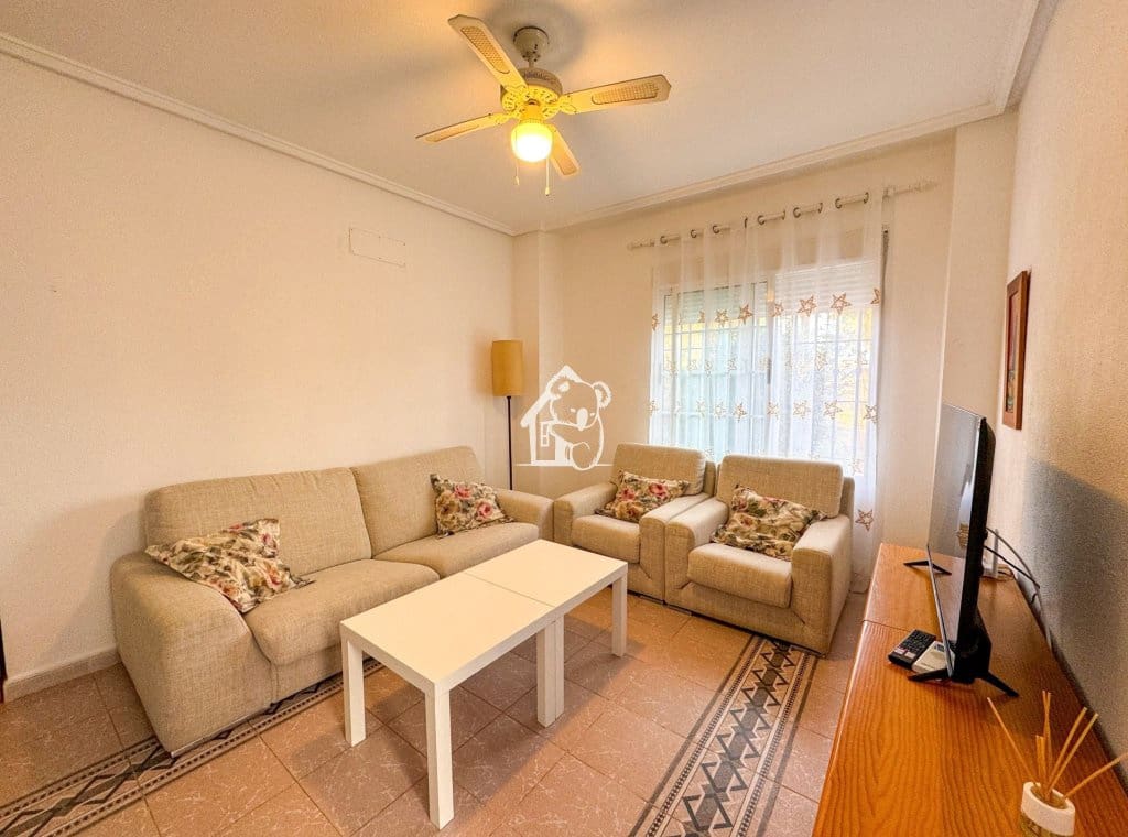 Apartamento de 2 habitaciones en Torrevieja en alquiler con piscina - 750 € (Ref: 9525921)