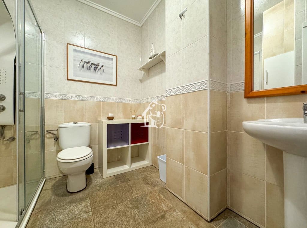 Apartamento de 2 habitaciones en Torrevieja en alquiler con piscina - 750 € (Ref: 9525921)