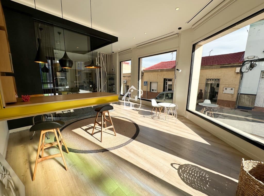 1 soveværelse Erhverv til leje i San Miguel de Salinas - € 1.000 (Ref: 9529175)