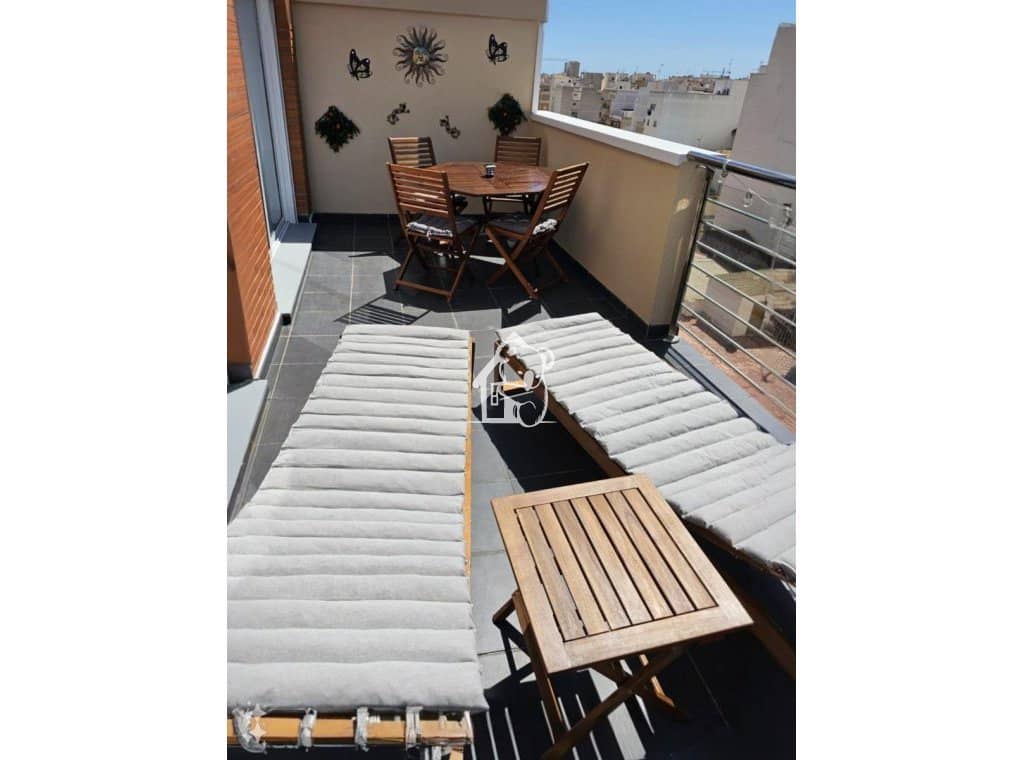 1 sypialnia Mieszkanie do wynajęcia w Torrevieja - 700 € (Ref: 9529246)