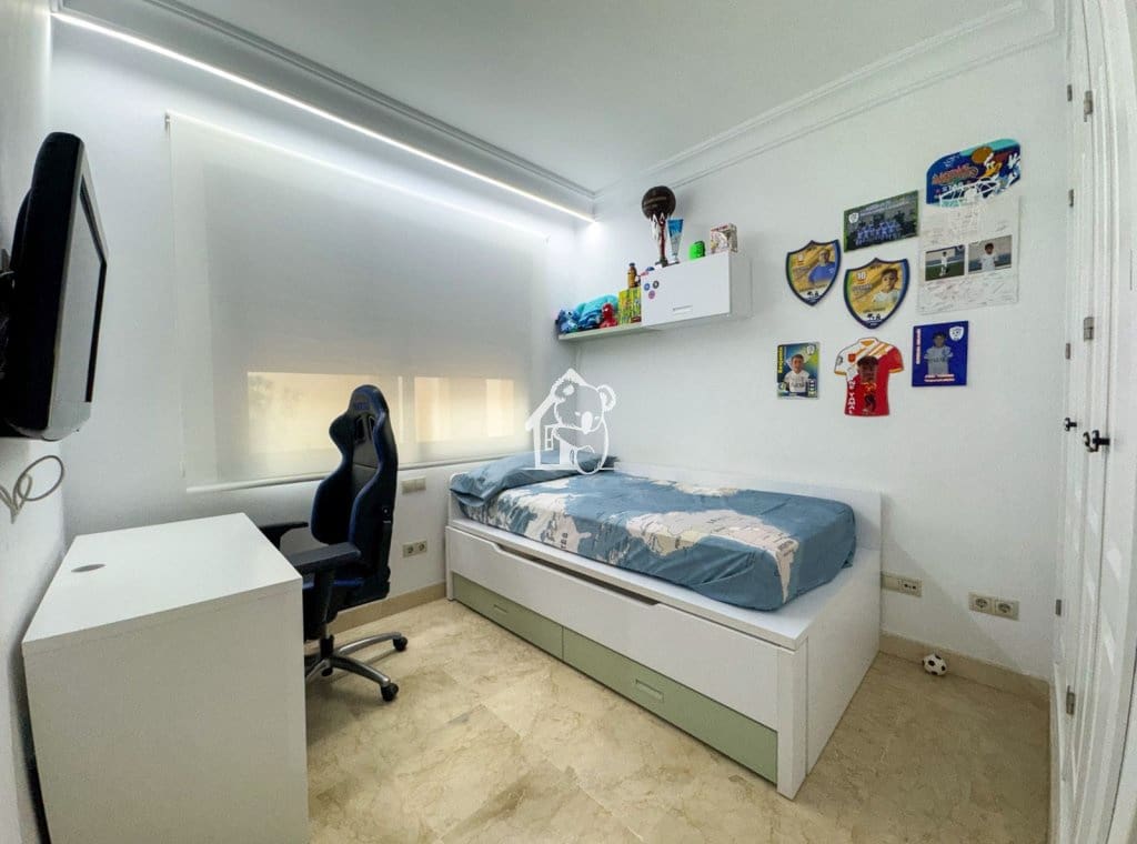 3 bedroom Apartment for rent in Los Alcazares with pool garage - € 900 (Ref: 9540585)