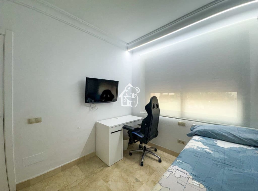 3 bedroom Apartment for rent in Los Alcazares with pool garage - € 900 (Ref: 9540585)