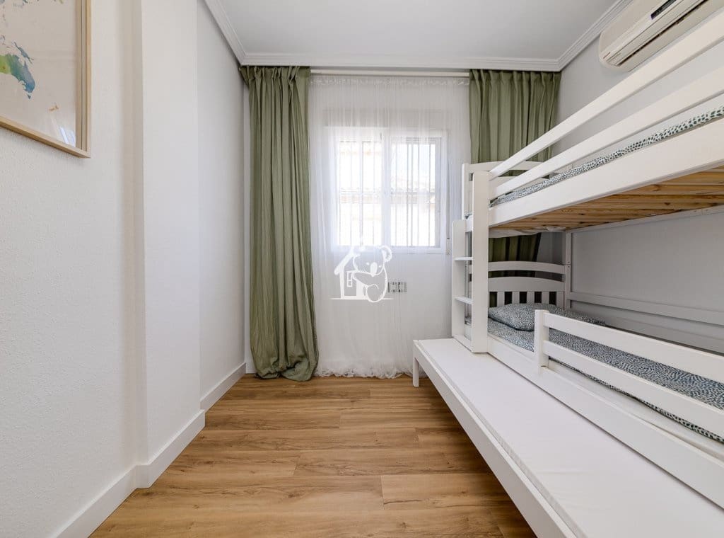 3 bedroom Villa for rent in Orihuela Costa with pool - € 1,550 (Ref: 9547386)