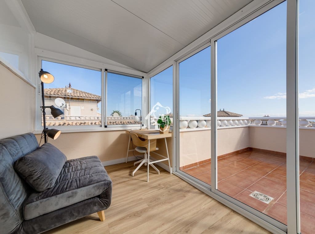 3 bedroom Villa for rent in Orihuela Costa with pool - € 1,550 (Ref: 9547386)