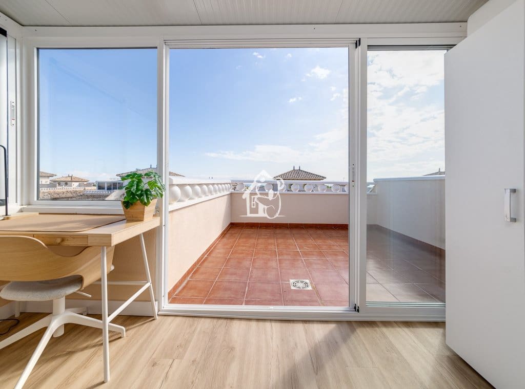 3 bedroom Villa for rent in Orihuela Costa with pool - € 1,550 (Ref: 9547386)