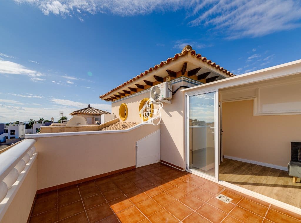 3 bedroom Villa for rent in Orihuela Costa with pool - € 1,550 (Ref: 9547386)