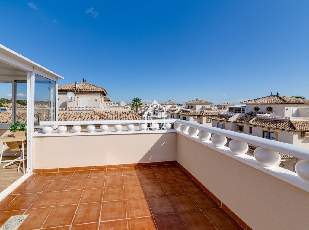 3 bedroom Villa for rent in Orihuela Costa with pool - € 1,550 (Ref: 9547386)