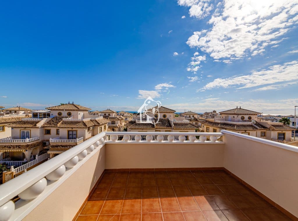 3 bedroom Villa for rent in Orihuela Costa with pool - € 1,550 (Ref: 9547386)