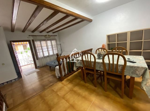 2 makuuhuone Omakotitalo vuokrattavana paikassa Guardamar Playa, Guardamar del Segura - 850 € (Ref: 9550413)