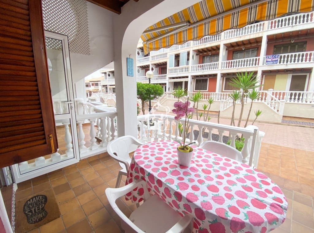 2 makuuhuone Omakotitalo vuokrattavana paikassa Guardamar del Segura - 850 € (Ref: 9550413)