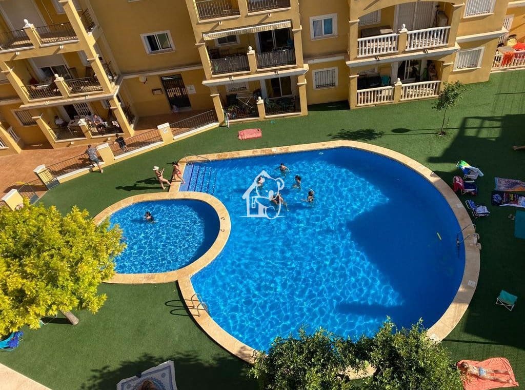 3 soveværelse Lejlighed til leje i Torrevieja med swimmingpool - € 1.000 (Ref: 9550415)