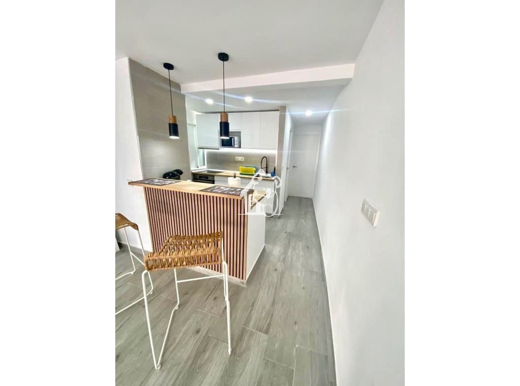 3 bedroom Apartment for rent in Torrevieja - € 950 (Ref: 9554377)