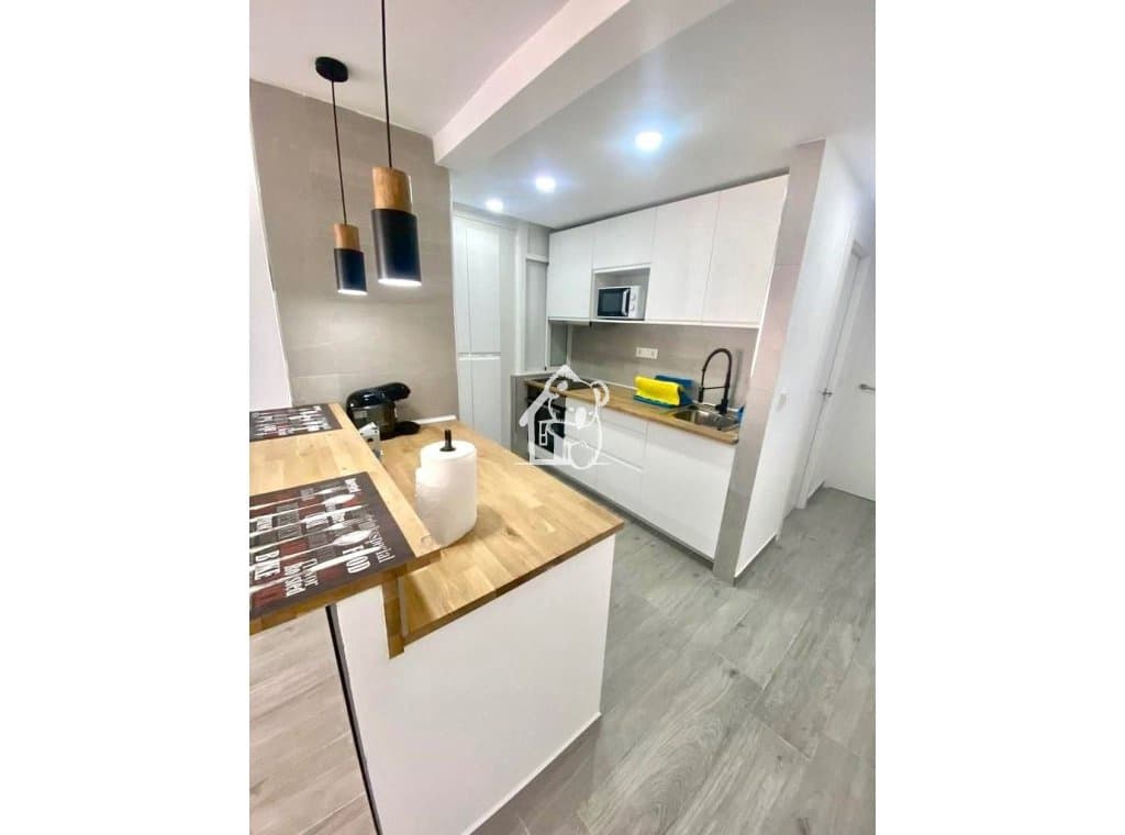 3 bedroom Apartment for rent in Torrevieja - € 950 (Ref: 9554377)