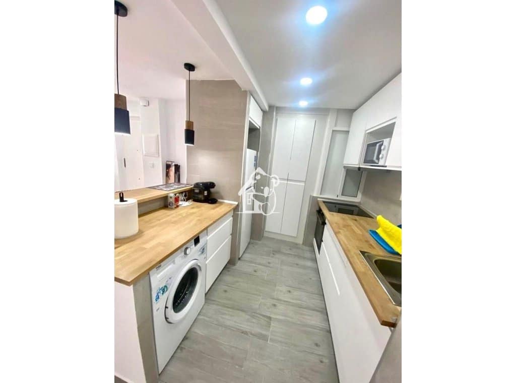 3 bedroom Apartment for rent in Torrevieja - € 950 (Ref: 9554377)