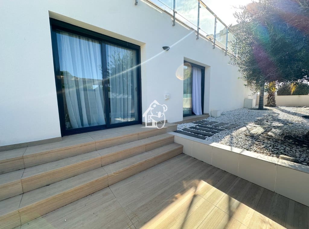 2 bedroom Bungalow for rent in Dehesa de Campoamor with pool - € 2,000 (Ref: 9560687)