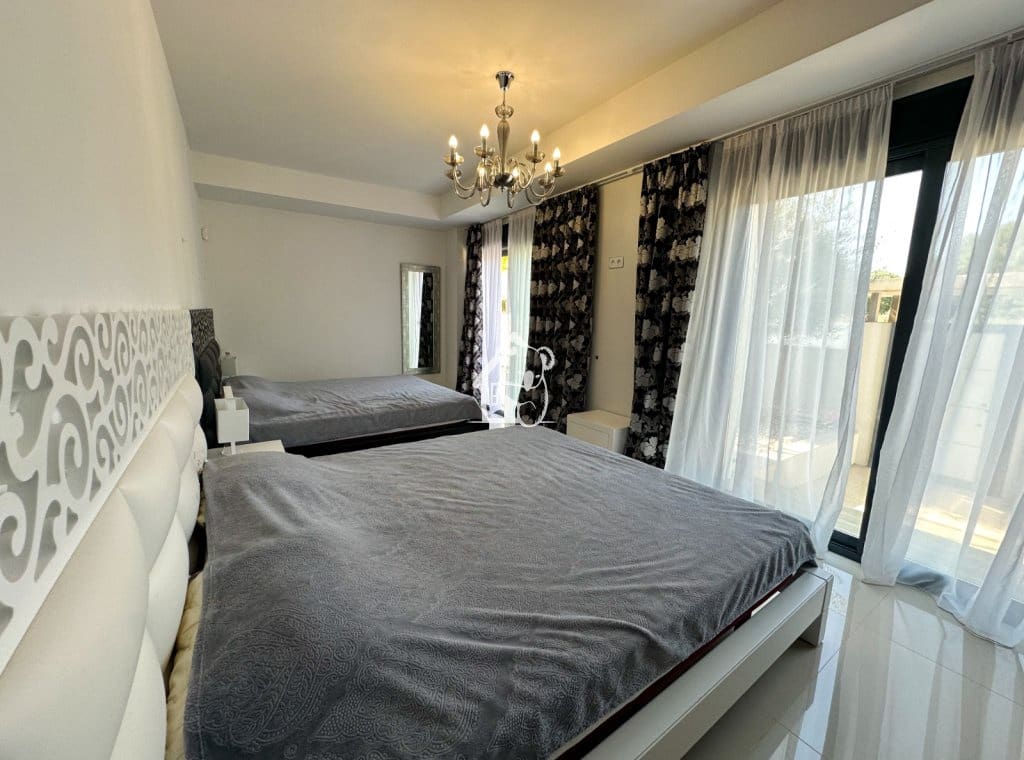 2 bedroom Bungalow for rent in Dehesa de Campoamor with pool - € 2,000 (Ref: 9560687)