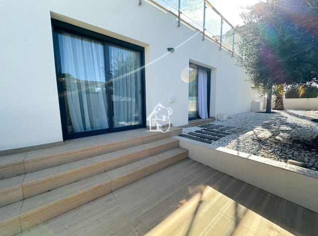 2 bedroom Bungalow for rent in Dehesa de Campoamor, Orihuela with pool - € 2,000 (Ref: 9560687)